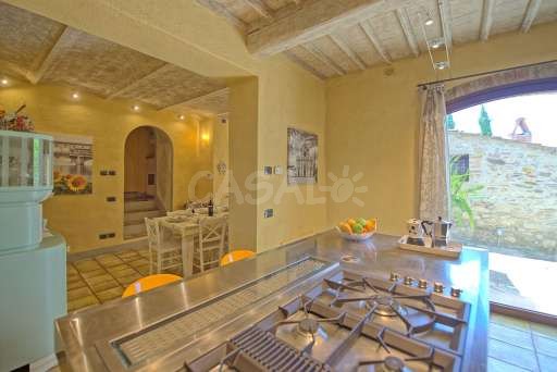 Villa Sonia, Küche, Gasherd, Esszimmer