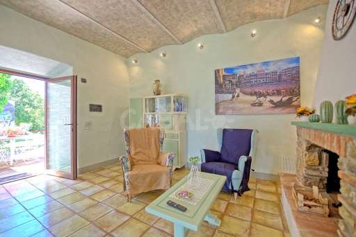 Villa Sonia, Wohnzimmer, Sessel