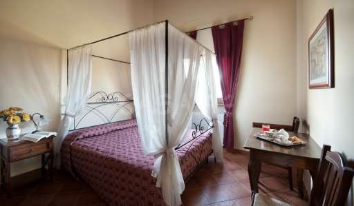 Forte Sorgnano Limonaia, Schlafzimmer, Doppelbett, Himmelbett