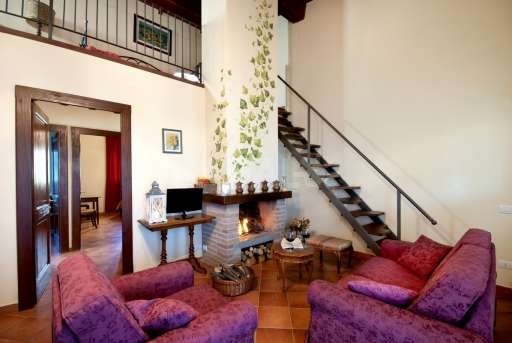 Forte Sorgnano Limonaia, Wohnzimmer, Sofa, Sessel, Fernseher