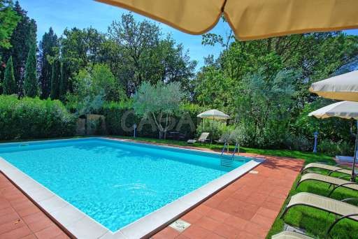 Viletta Montecuccoli Pool, grüner Garten