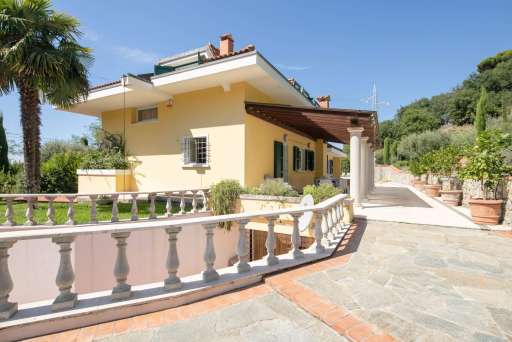 Villa Lunense